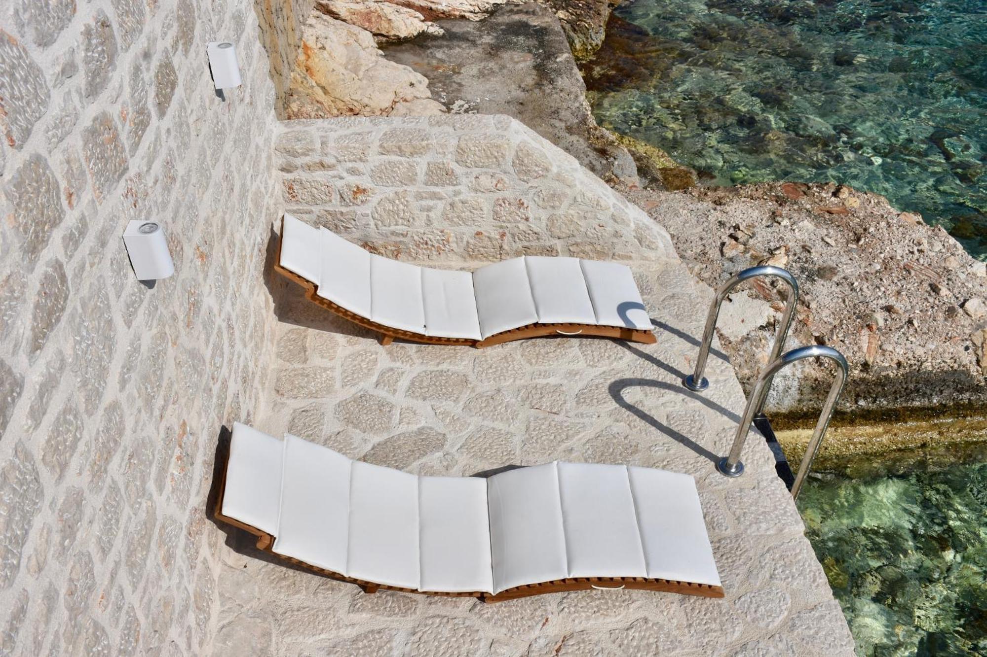 Salt Retreat - Seafront Villa Chalki Town Esterno foto